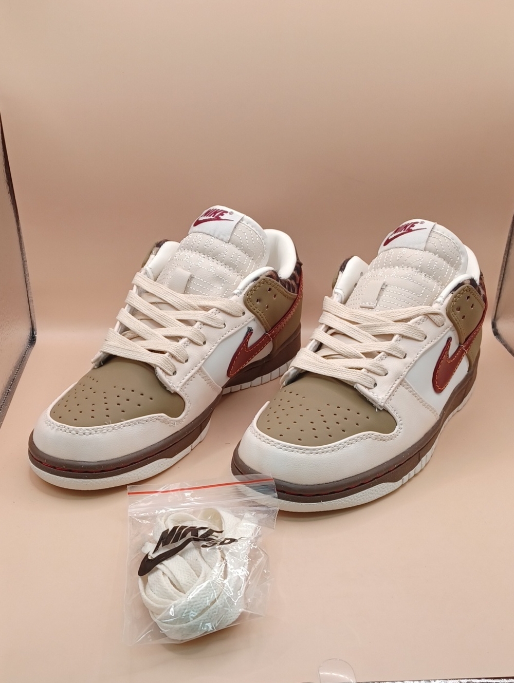 New Nike Womens Dunk Low Sneaker-Khaki Team Red Leopard Size 7.5 US